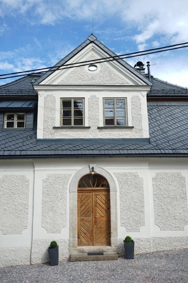 Baroque Chaplain House Kaplanka 1796 A. D. - Historical Luxury Apts In Bohemian Paradise Zelezny Brod Exterior foto